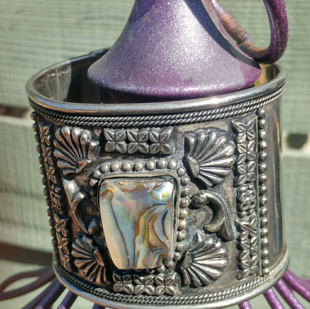 Cuff bracelet, silver tin design w/ abalone stone
